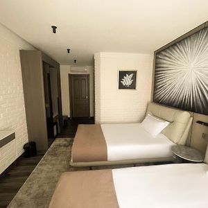 Twin Room Shower